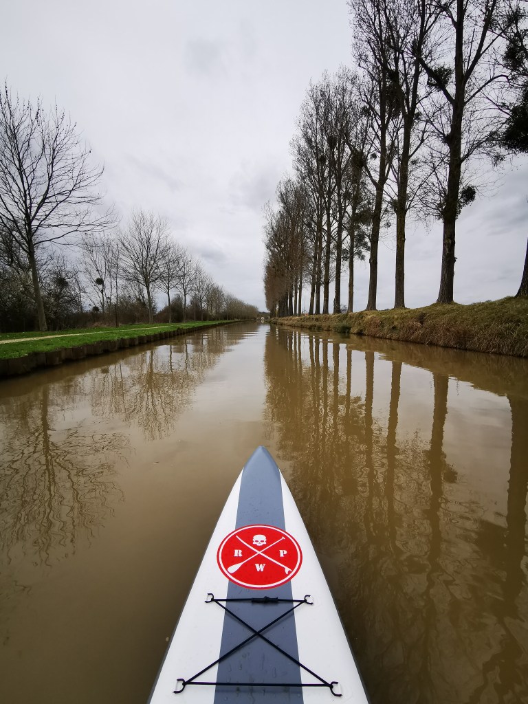Sur le canal de l'Ourcq, près de l'écluse de Vignely, en Seine-et-Marne.