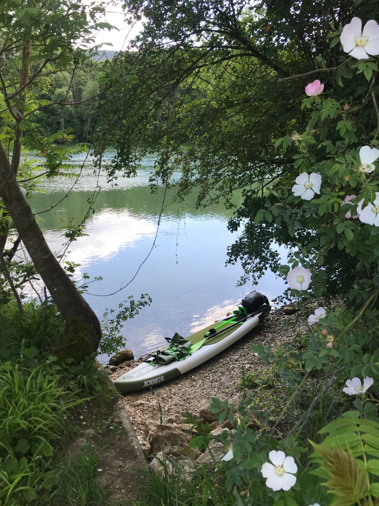 Petite crique en bord de Seine pour le départ de Vernou-la-Celle-sur-Seine. 