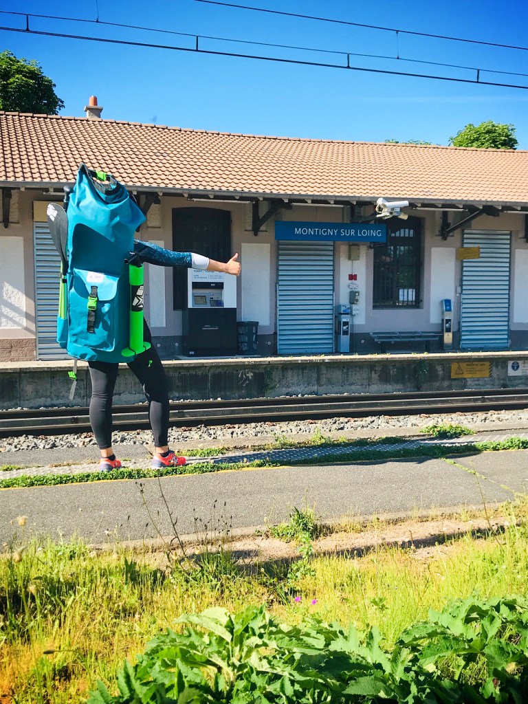 A la gare de Montigny-sur-Loing, fin de la descente en paddle au départ de Nemours