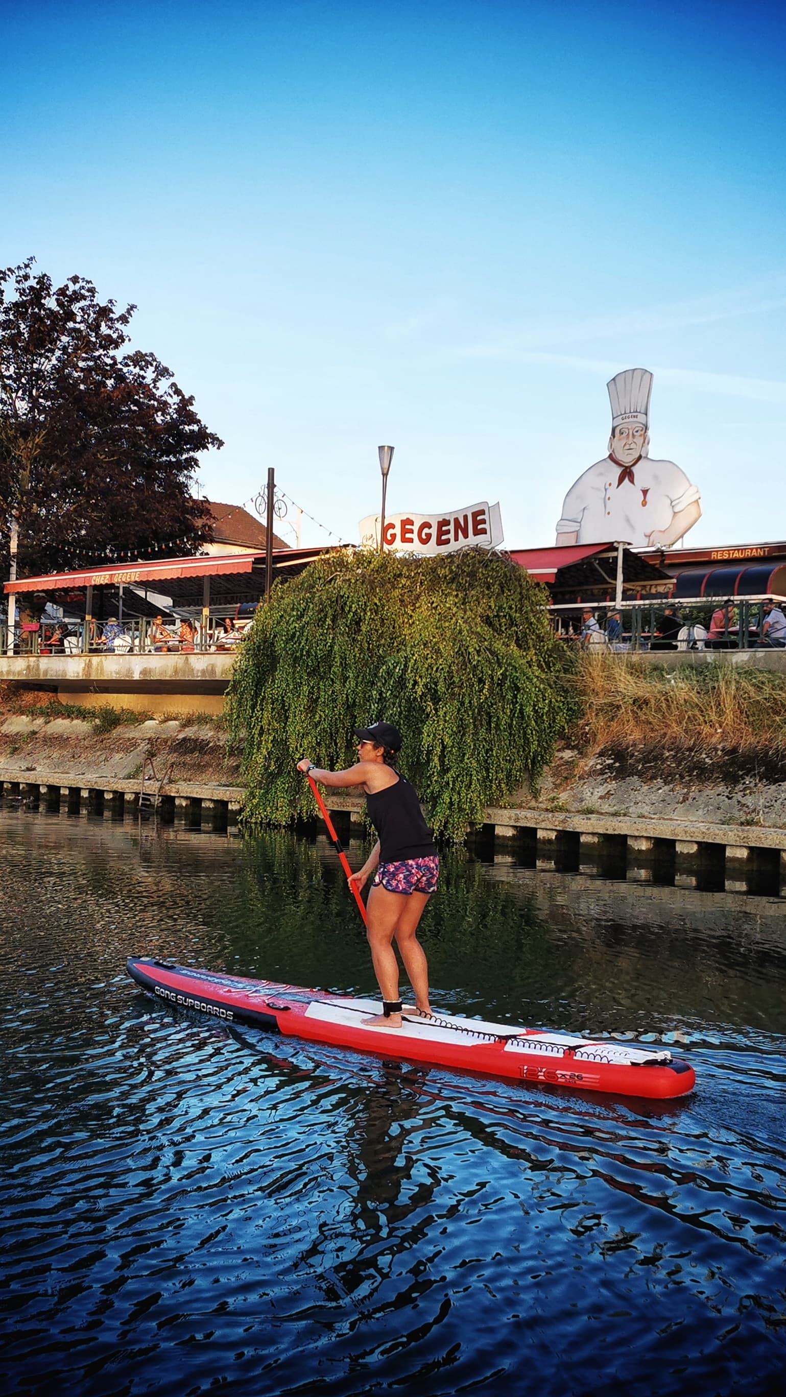 Paddle devant chez Gégène à Joinville le Pont