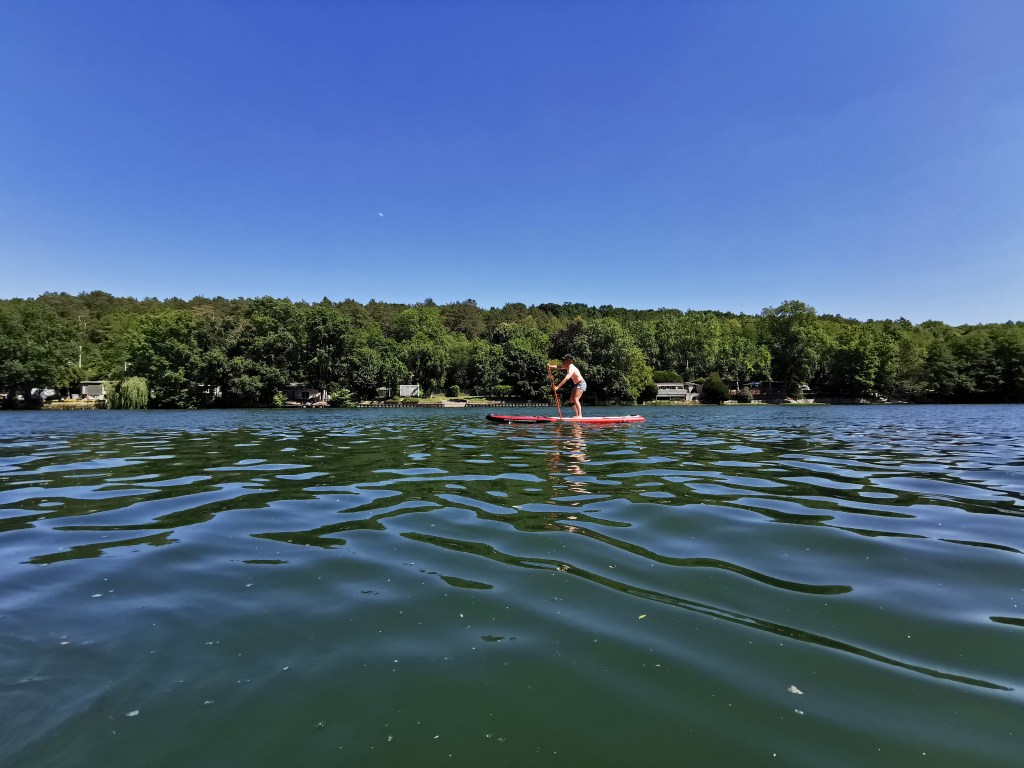 En paddle sur la Seine près de Fontainebleau, à Vulaines-sur-Seine