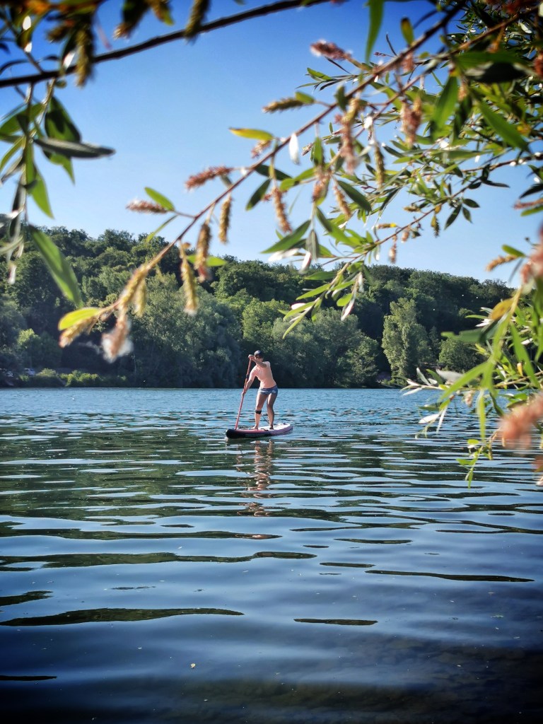 En paddle sur la Seine près de Fontainebleau, à Vulaines-sur-Seine
