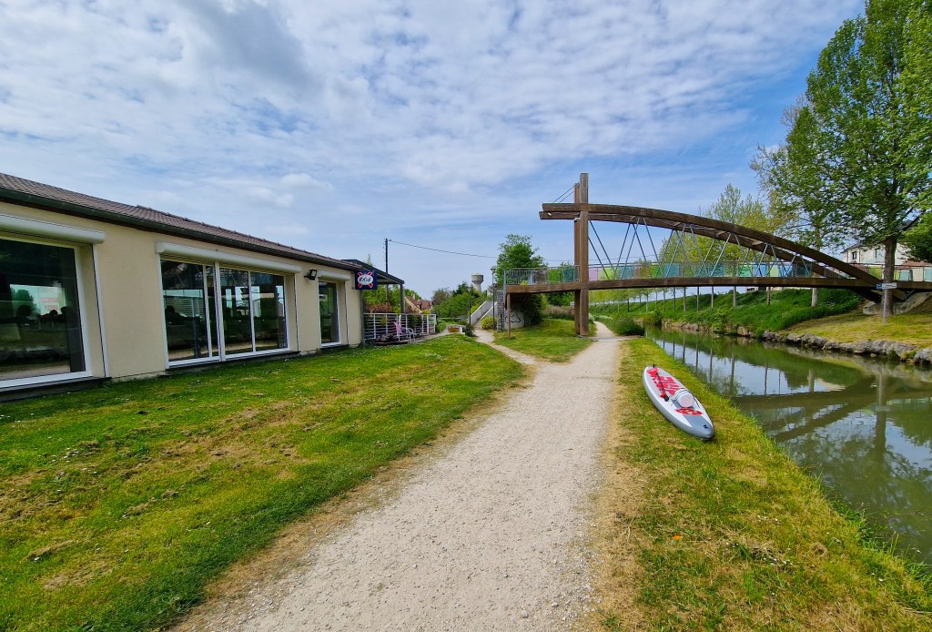 Stand up paddle sur le canal de l'Ourcq